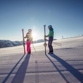 paar beim first line skiing am wiedersberger horn